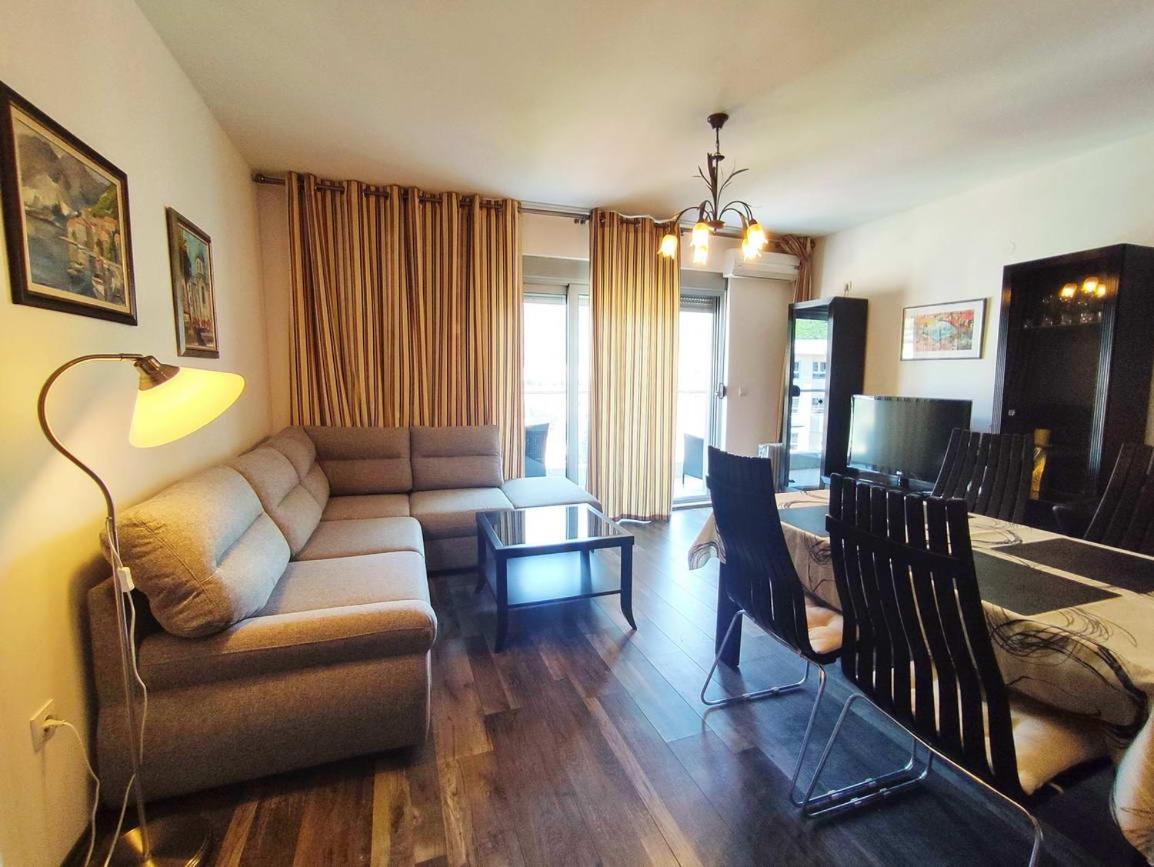 Adrialux2 Appartement Budva Buitenkant foto