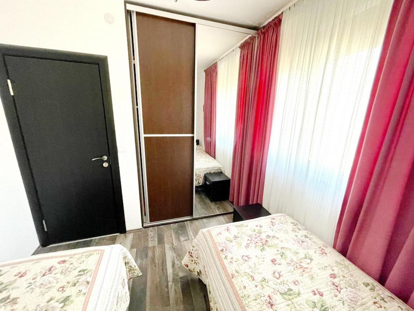 Adrialux2 Appartement Budva Buitenkant foto